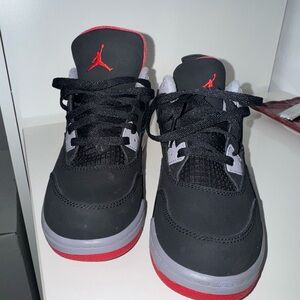 Jordan 4 Kids size2 (little kids)